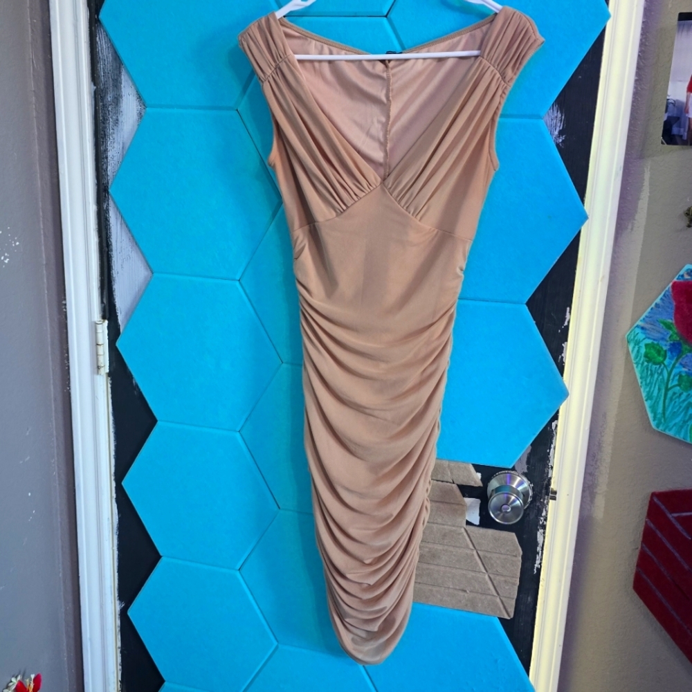 Nudes dress